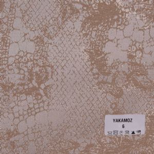 Yakamoz هي مجموعة خاصة من أقمشة التنجيد تضيف روعة وأناقة عصرية إلى مساحات المعيشة بتأثيراتها المعدنية وأنماطها المتطورة.